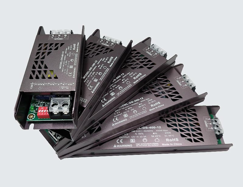 Làm thế nào dải đèn LED có thể phù hợp với nguồn điện chuyển mạch tuyến tính LED thích hợp?